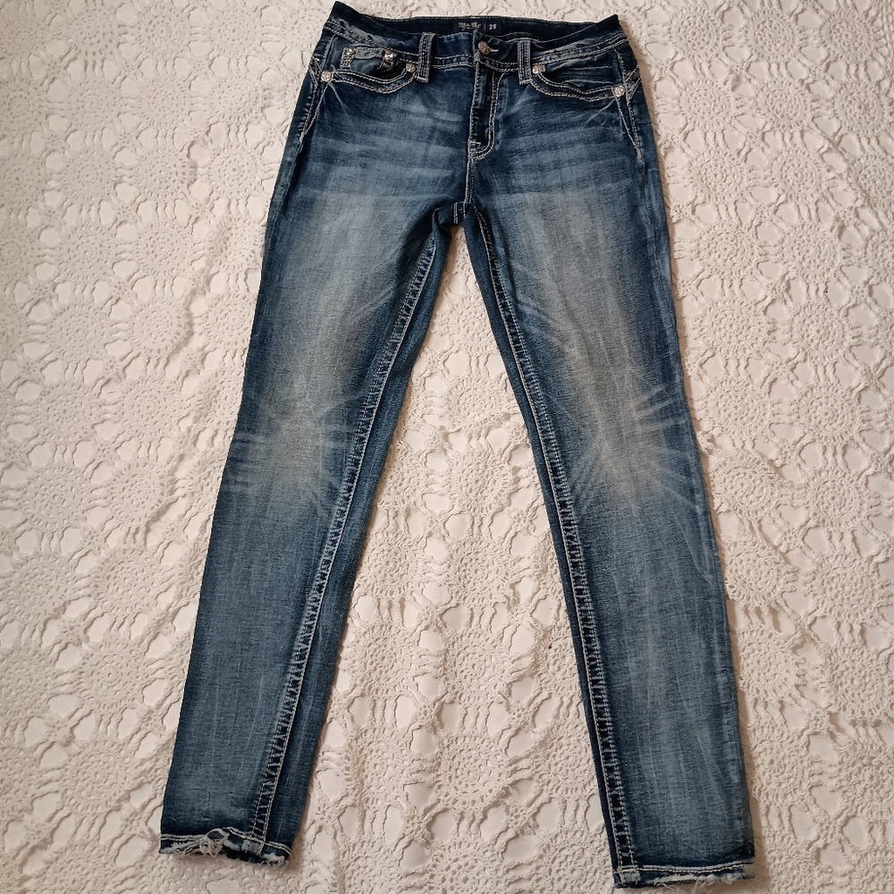 Miss Me Cuvy Skinny Jean Vintage Wash Denim Bling Thick Stitch Distress 29 Women
